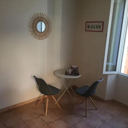 Coeur De Village B&B 봄레미모사